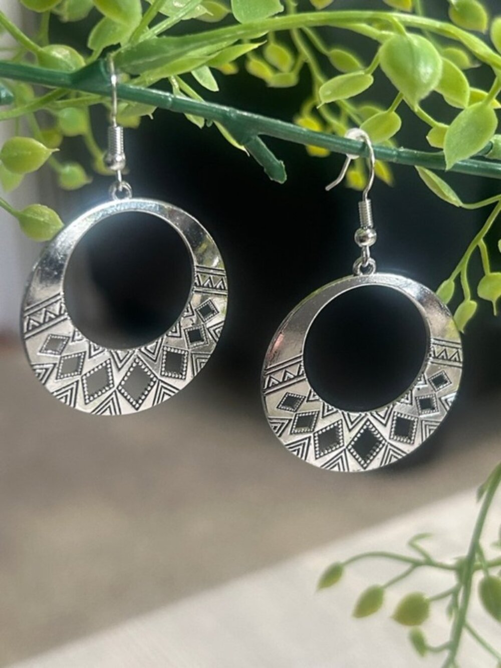 Vintage Boho Antique Silver Tone Geometric Cutout Circle Drop Earrings NWOT